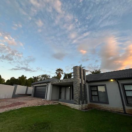 The Benjamin Accomodation Edenvale Exterior photo