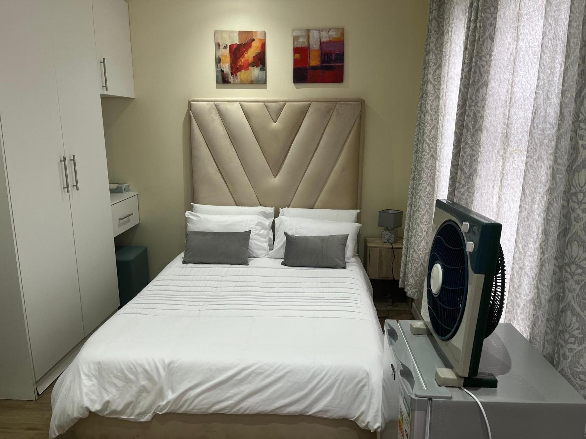 The Benjamin Accomodation Edenvale Exterior photo