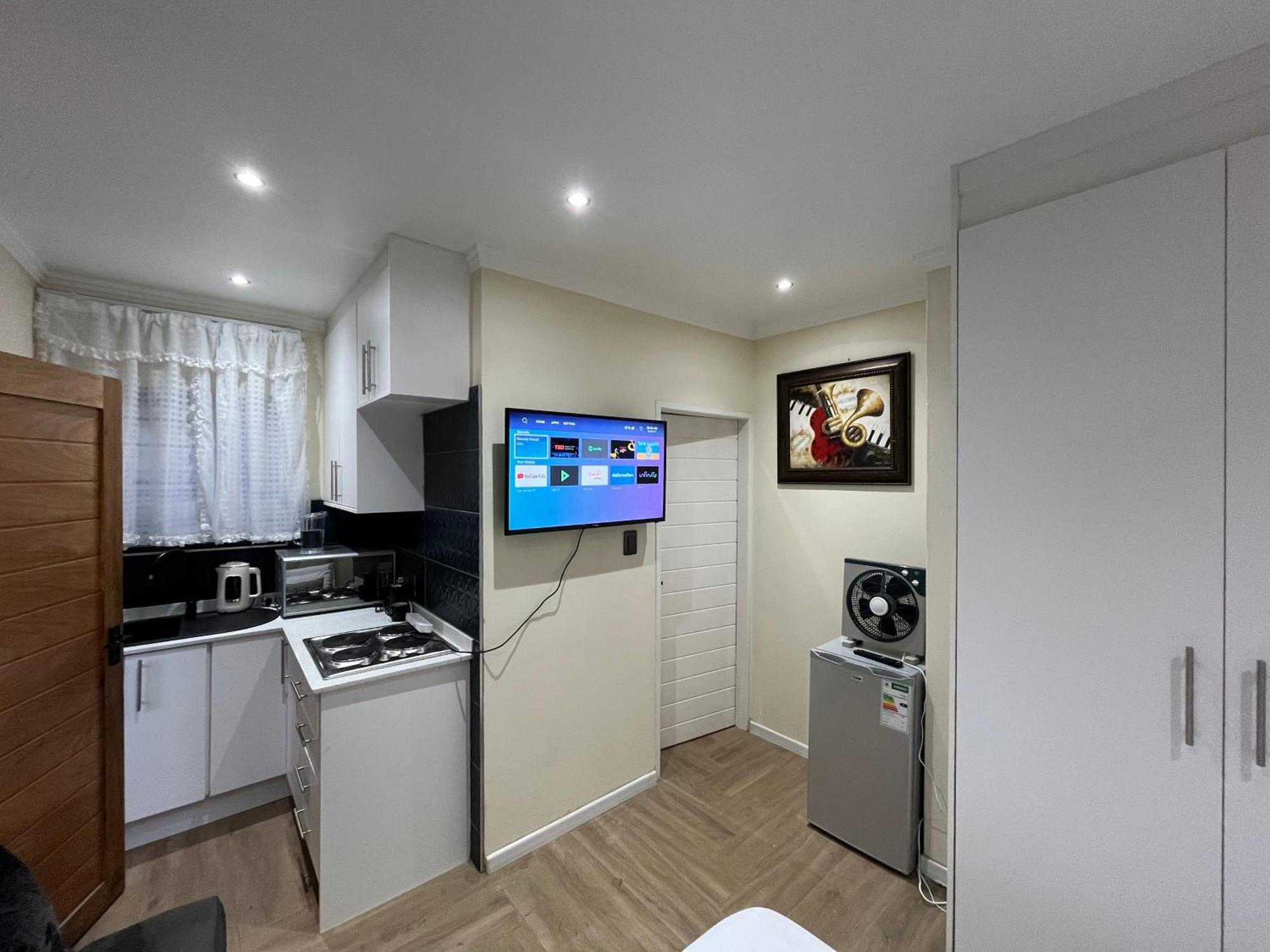 The Benjamin Accomodation Edenvale Exterior photo