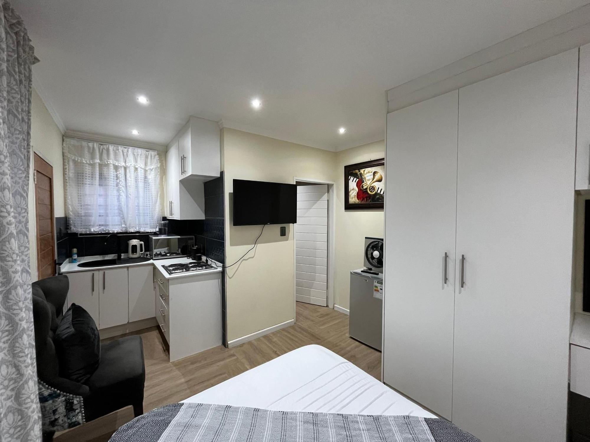 The Benjamin Accomodation Edenvale Exterior photo