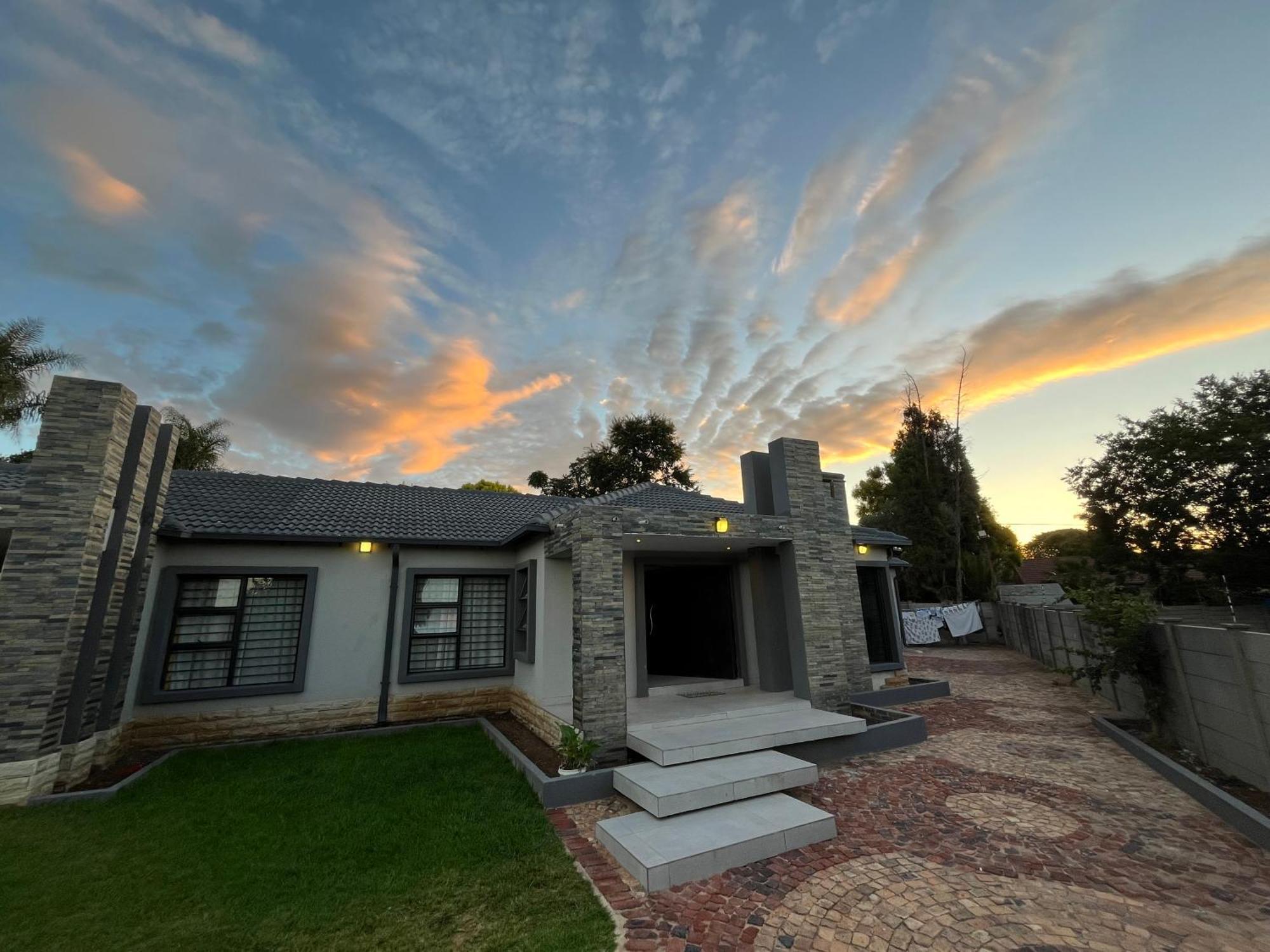 The Benjamin Accomodation Edenvale Exterior photo