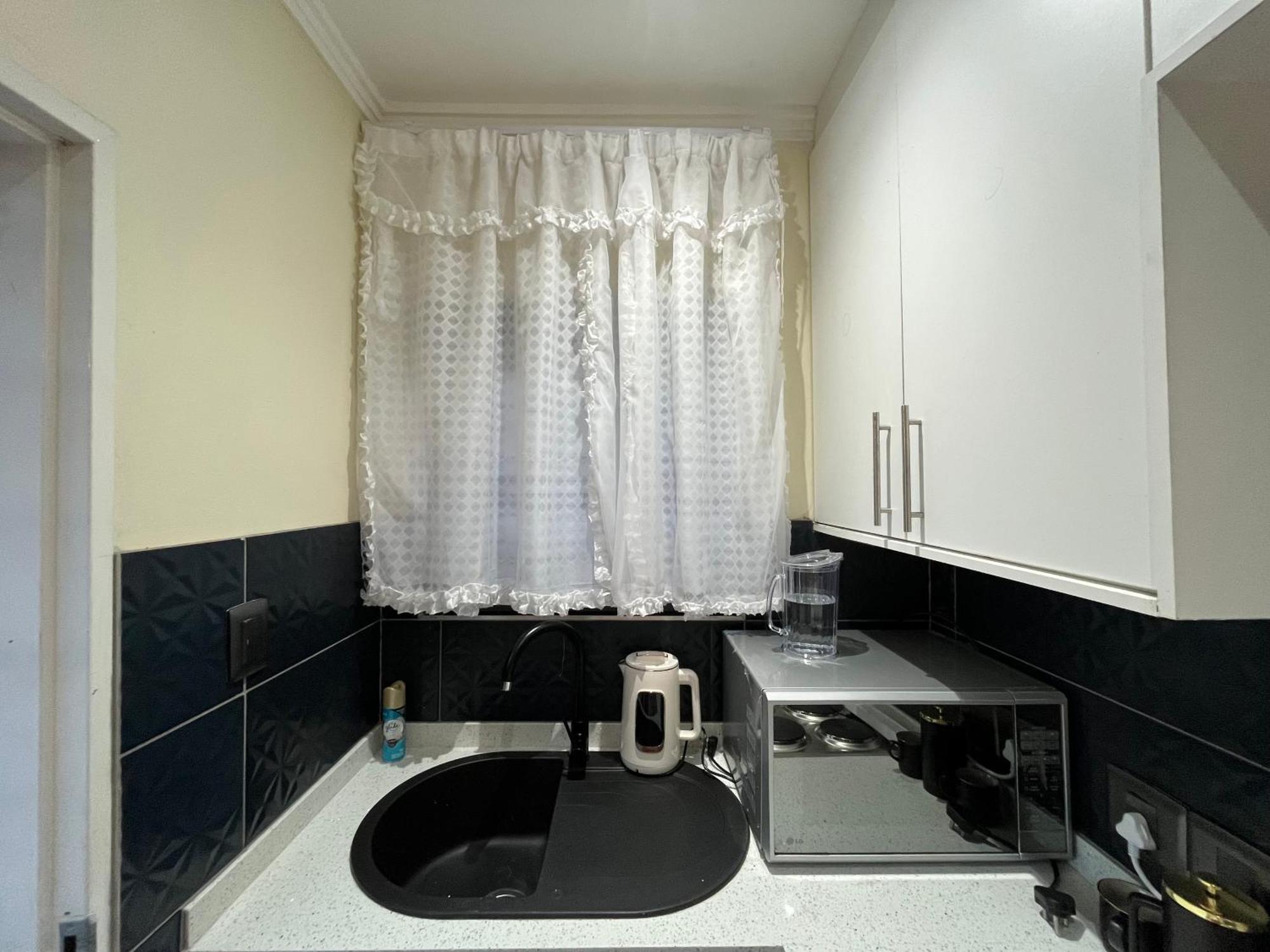 The Benjamin Accomodation Edenvale Exterior photo